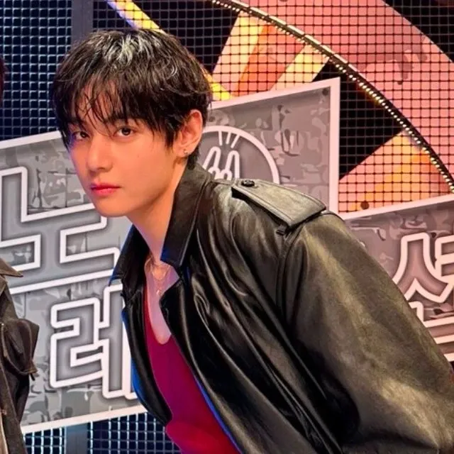 Latest photo of V (BTS)
