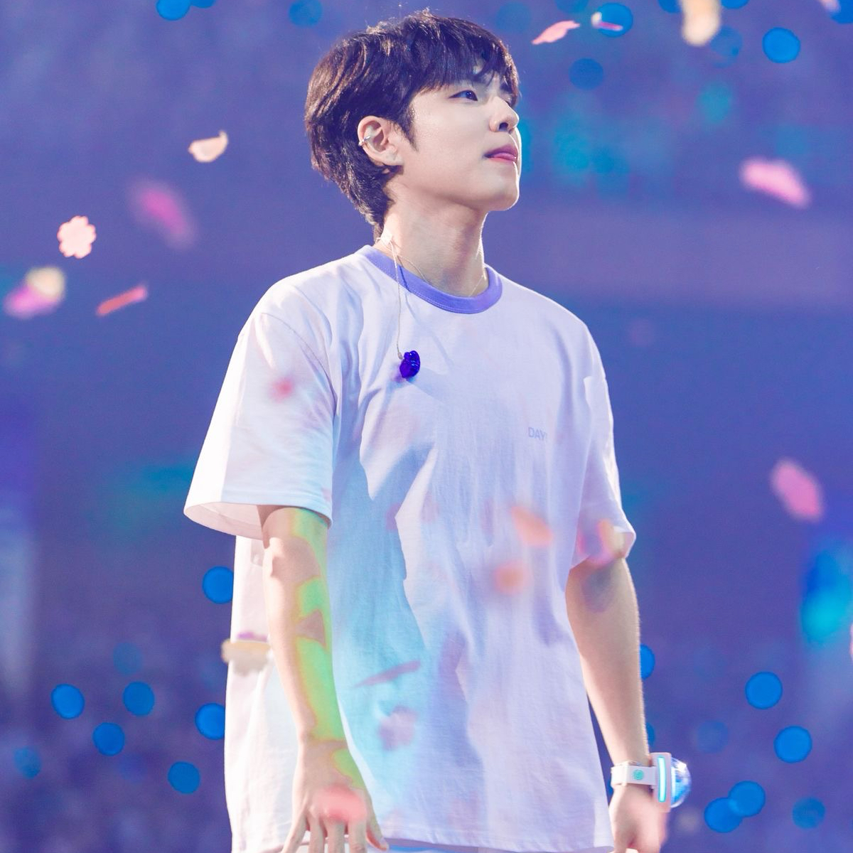 元弼 (DAY6)的幕后花絮