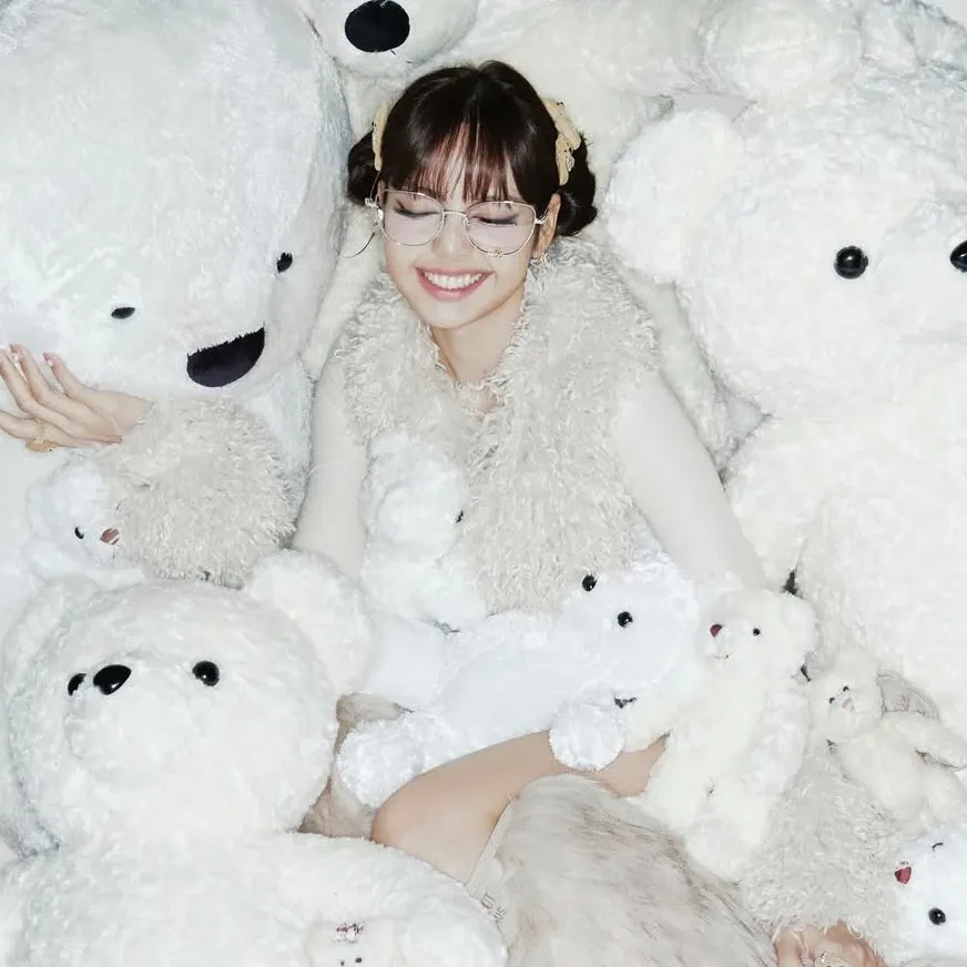 Momen yang diabadikan oleh penggemar Lisa (BLACKPINK)