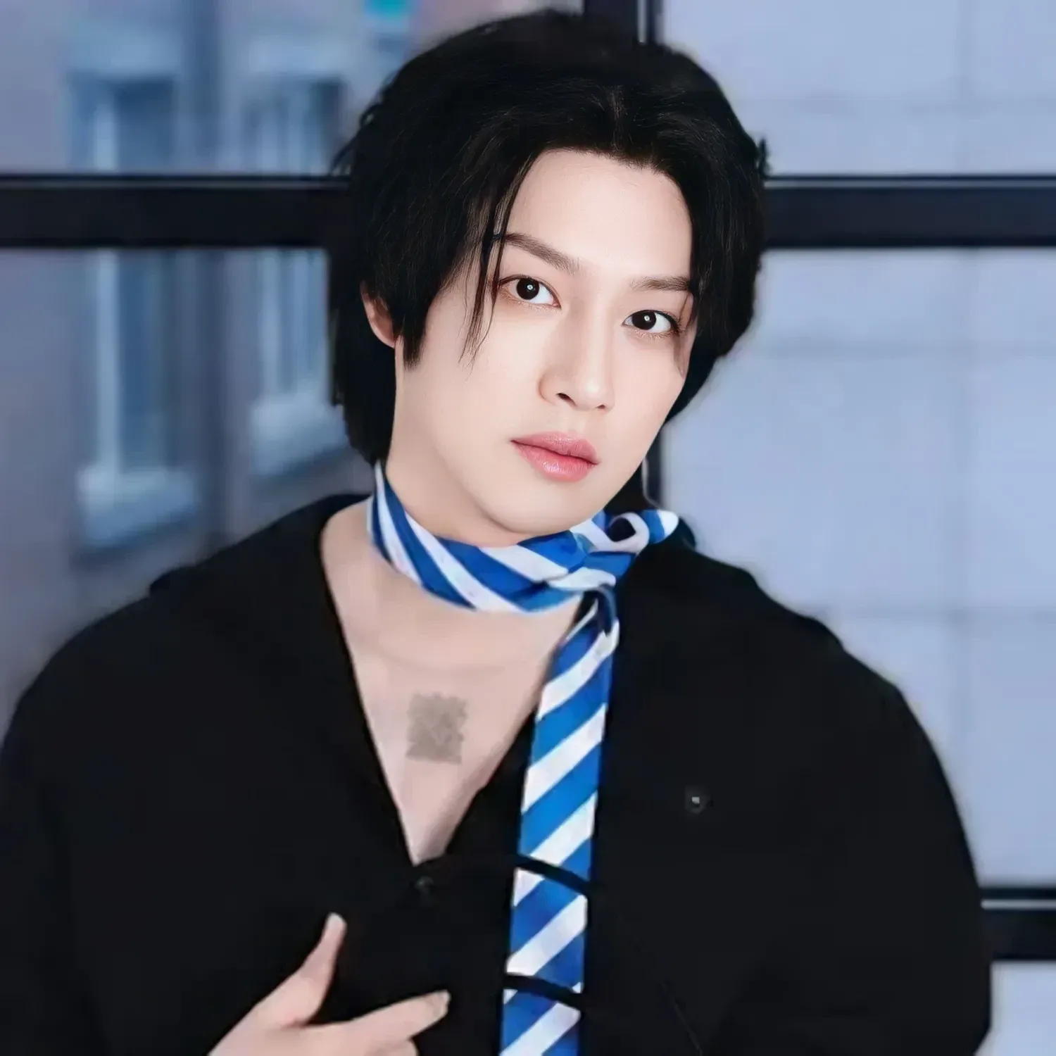 Behind-the-scenes cut of Heechul (Super Junior)