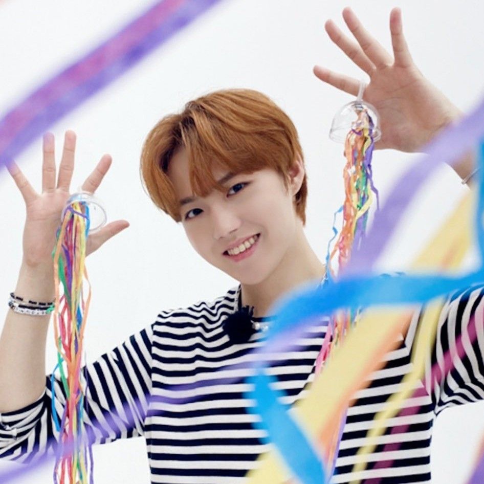 Recent activity shot of Doyoung (TREASURE)