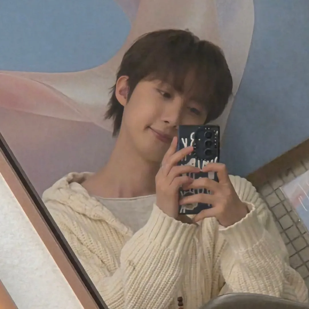 Latest photo of Hui (PENTAGON)