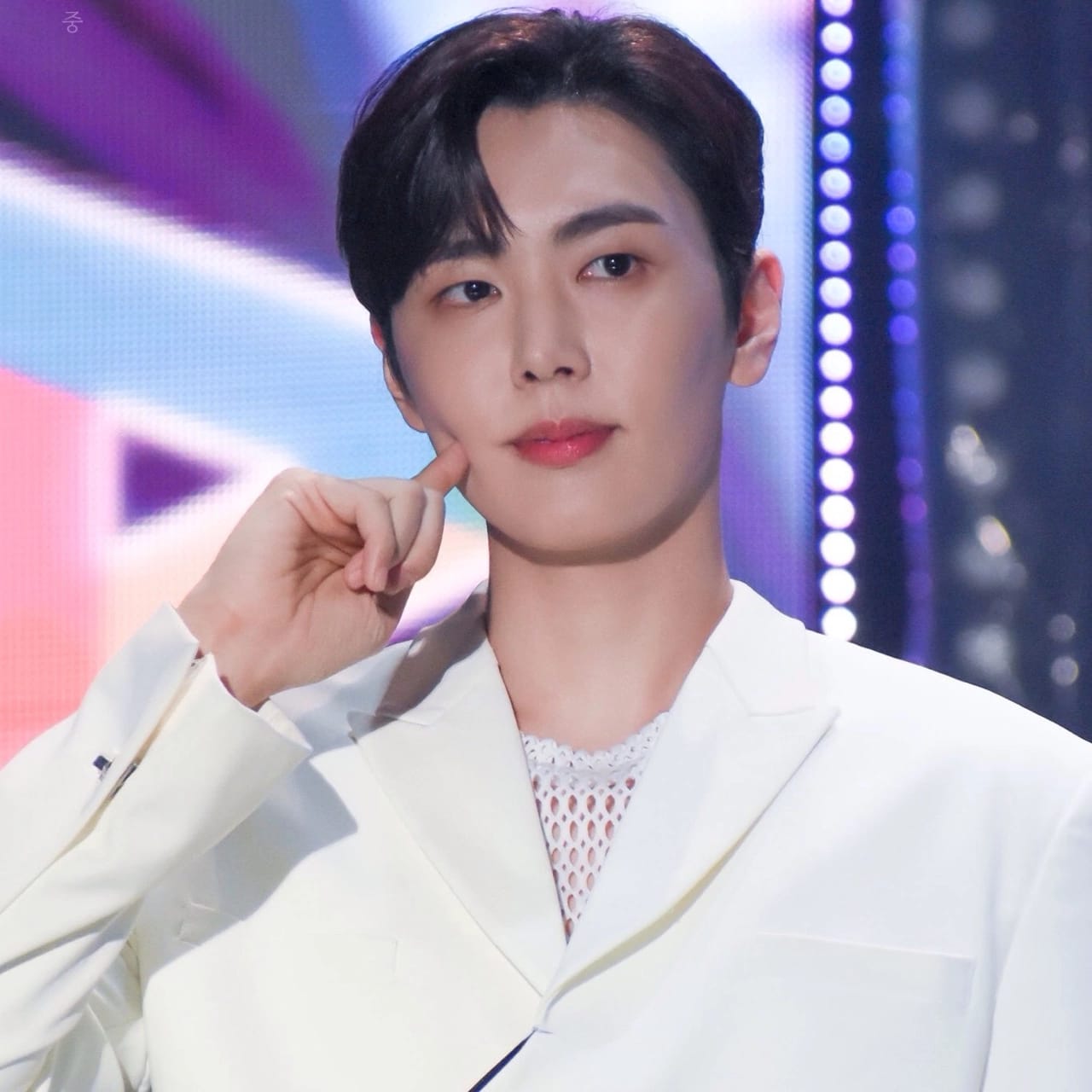 SF9의 비하인드 컷