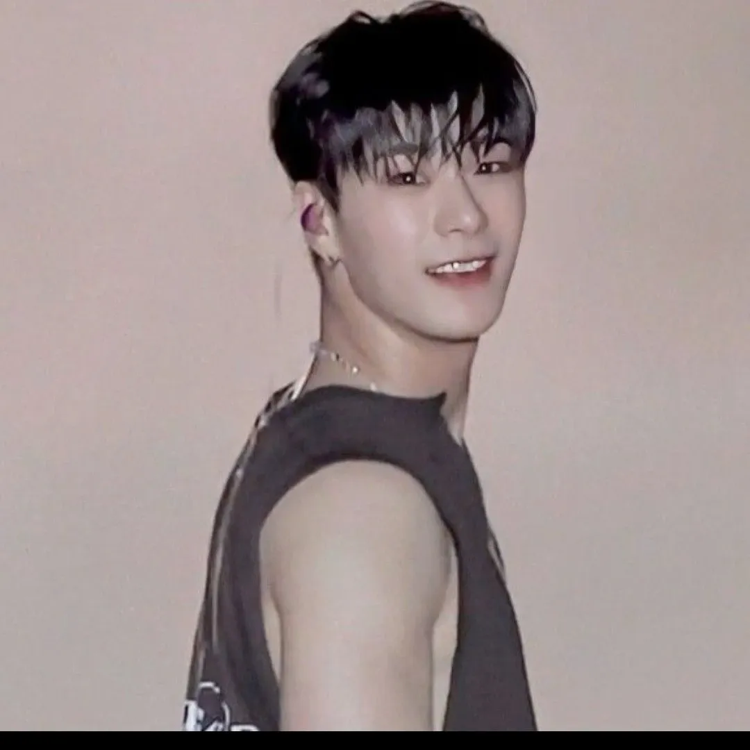 Latest photo of Moonbin (ASTRO)