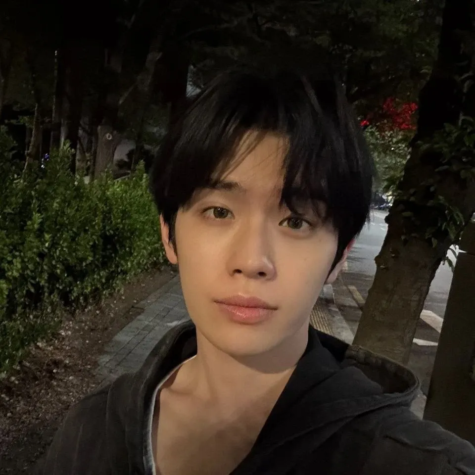 A moment captured by Kim Taerae (ZEROBASEONE)'s fan