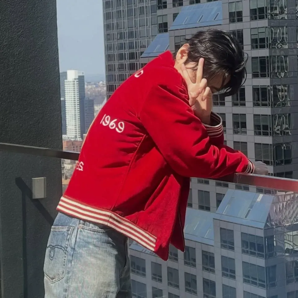 뷔 (방탄소년단) 최근 활동샷