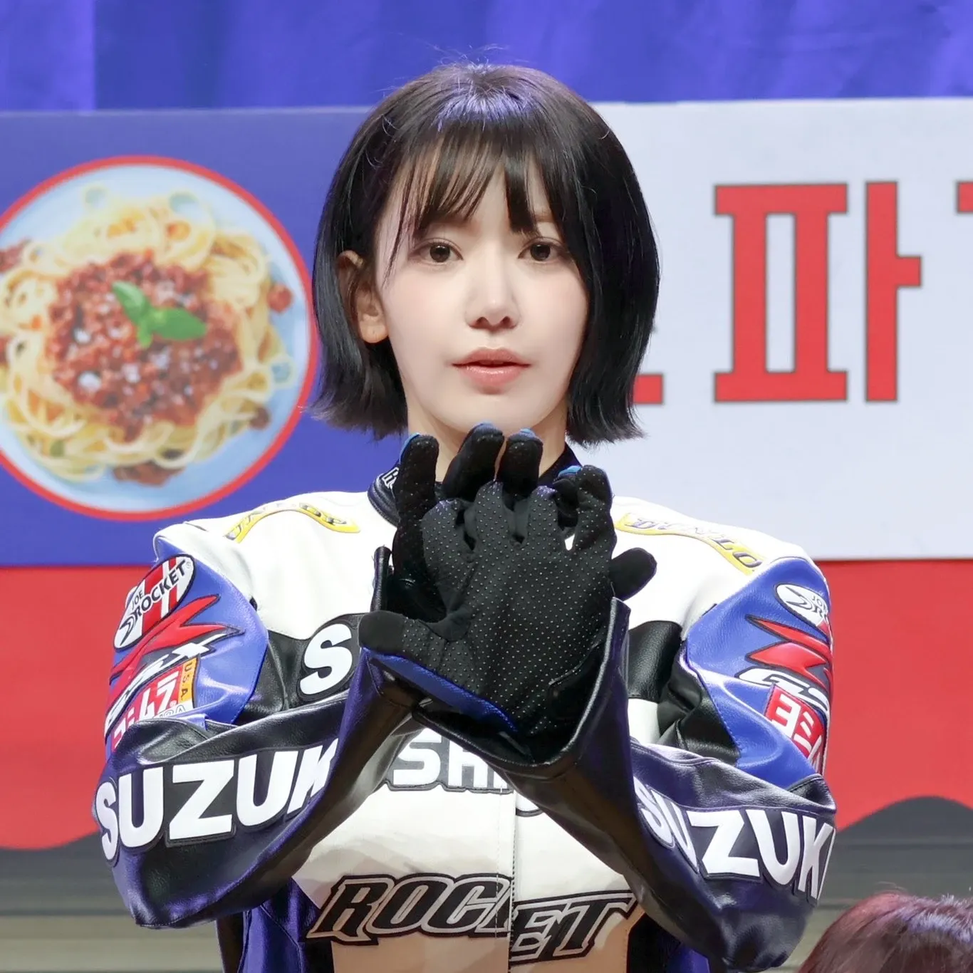 사쿠라 (르세라핌) 최근 활동샷