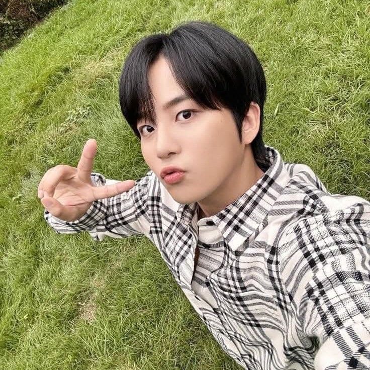 鍾浩 (ATEEZ)的最新活動照片