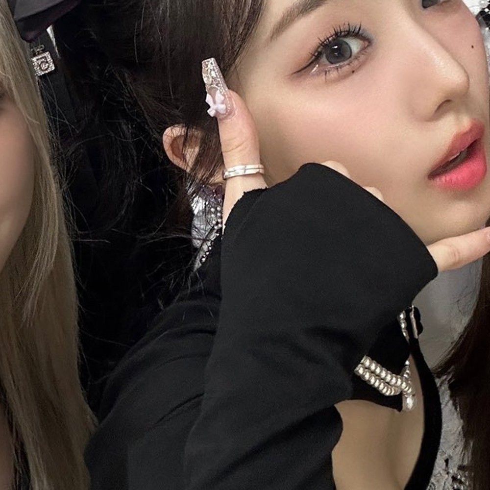 A moment captured by Loossemble's fan