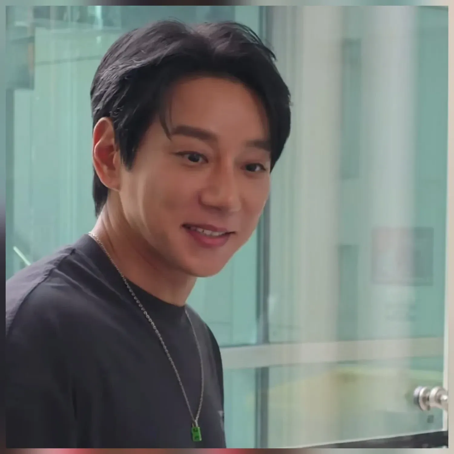 Recent activity shot of Hwang Chiyeol