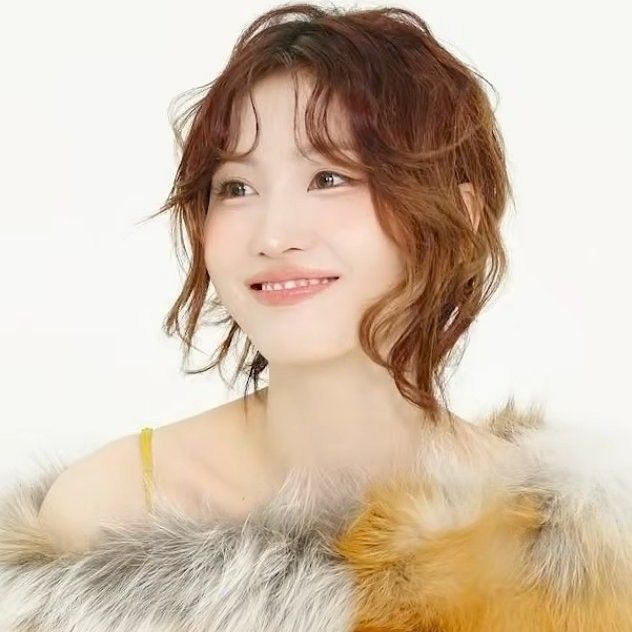 Foto aktivitas terbaru Momo (TWICE)