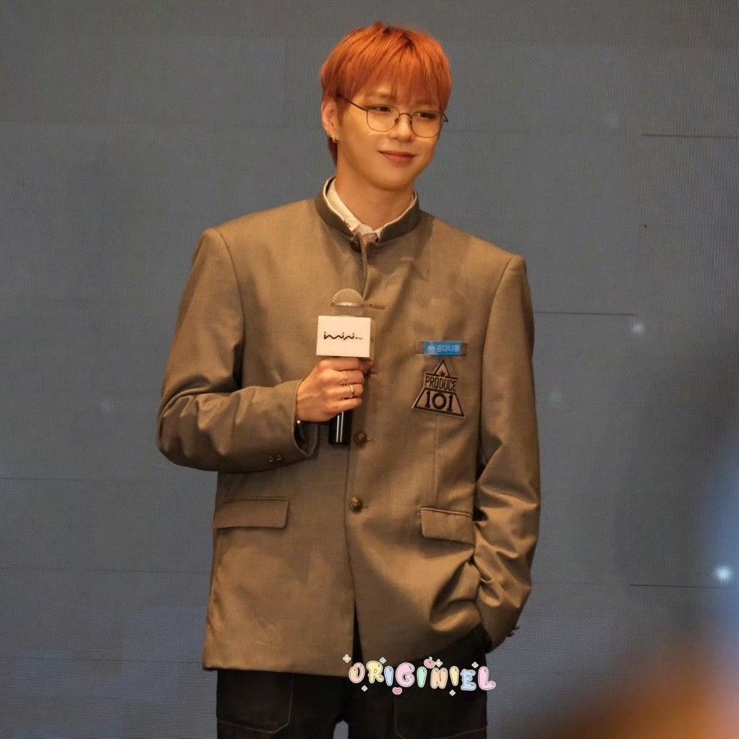 강다니엘의 비하인드 컷