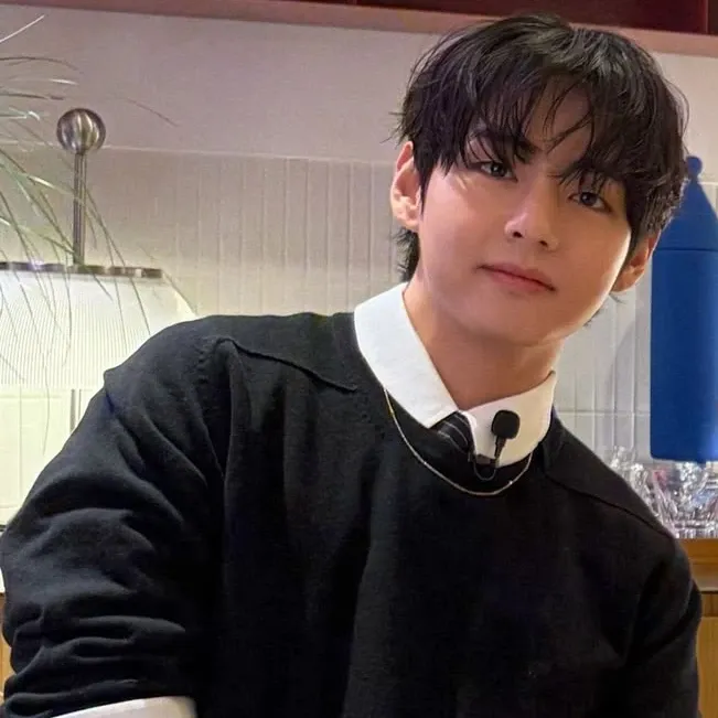 뷔 (방탄소년단)의 비하인드 컷