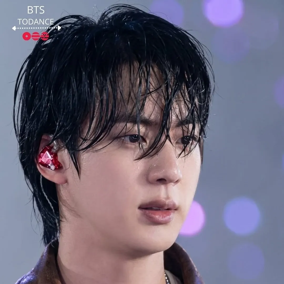 진 (방탄소년단)의 비하인드 컷