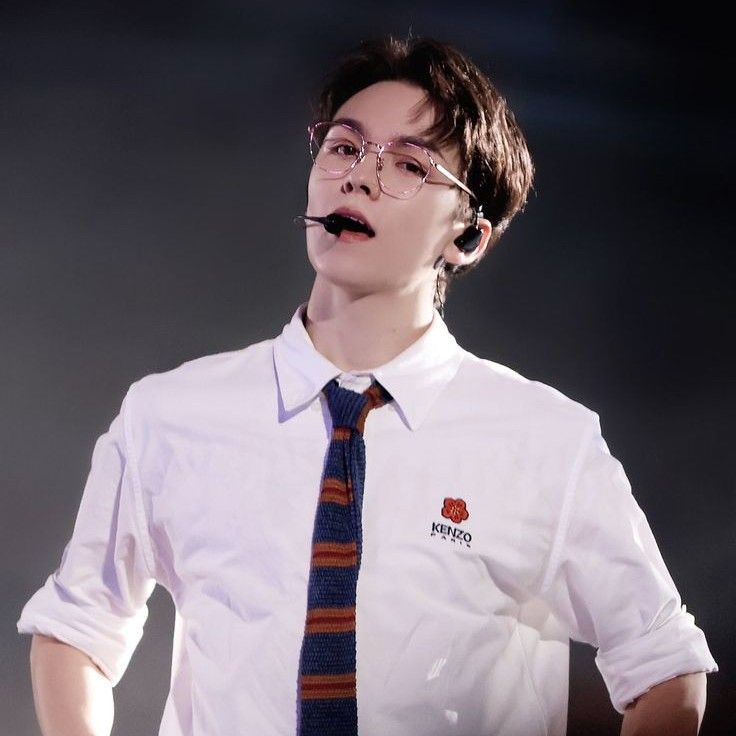 Recent activity shot of Vernon (SEVENTEEN)