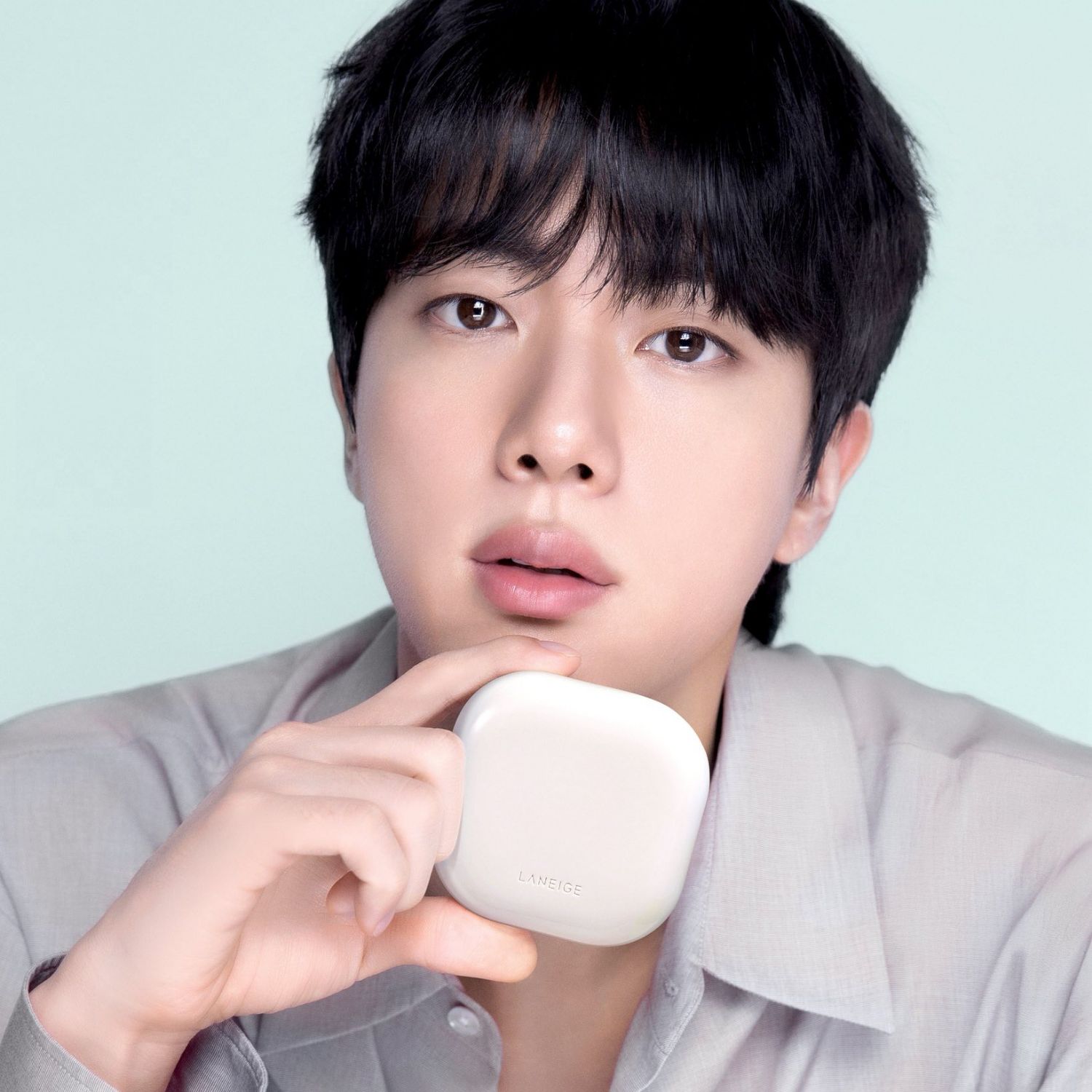Foto aktivitas terbaru Jin (BTS)