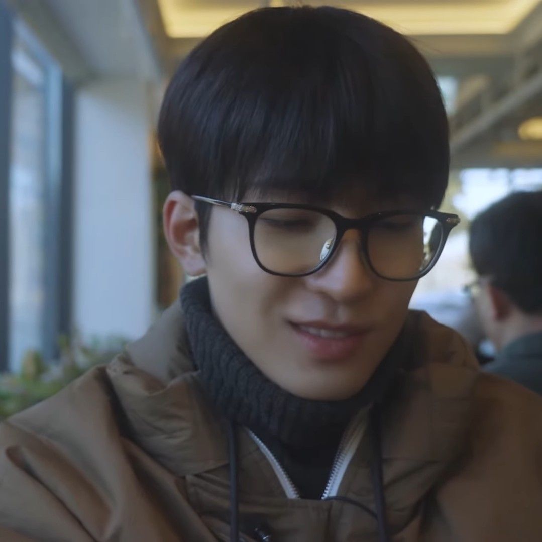 Recent activity shot of Wonwoo (SEVENTEEN)