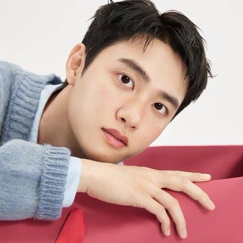 Behind-the-scenes cut of EXO