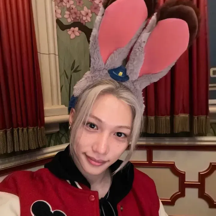 Behind-the-scenes cut of Felix (Stray Kids)