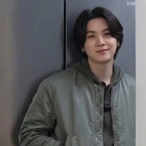 Potret di balik layar SUGA (BTS)