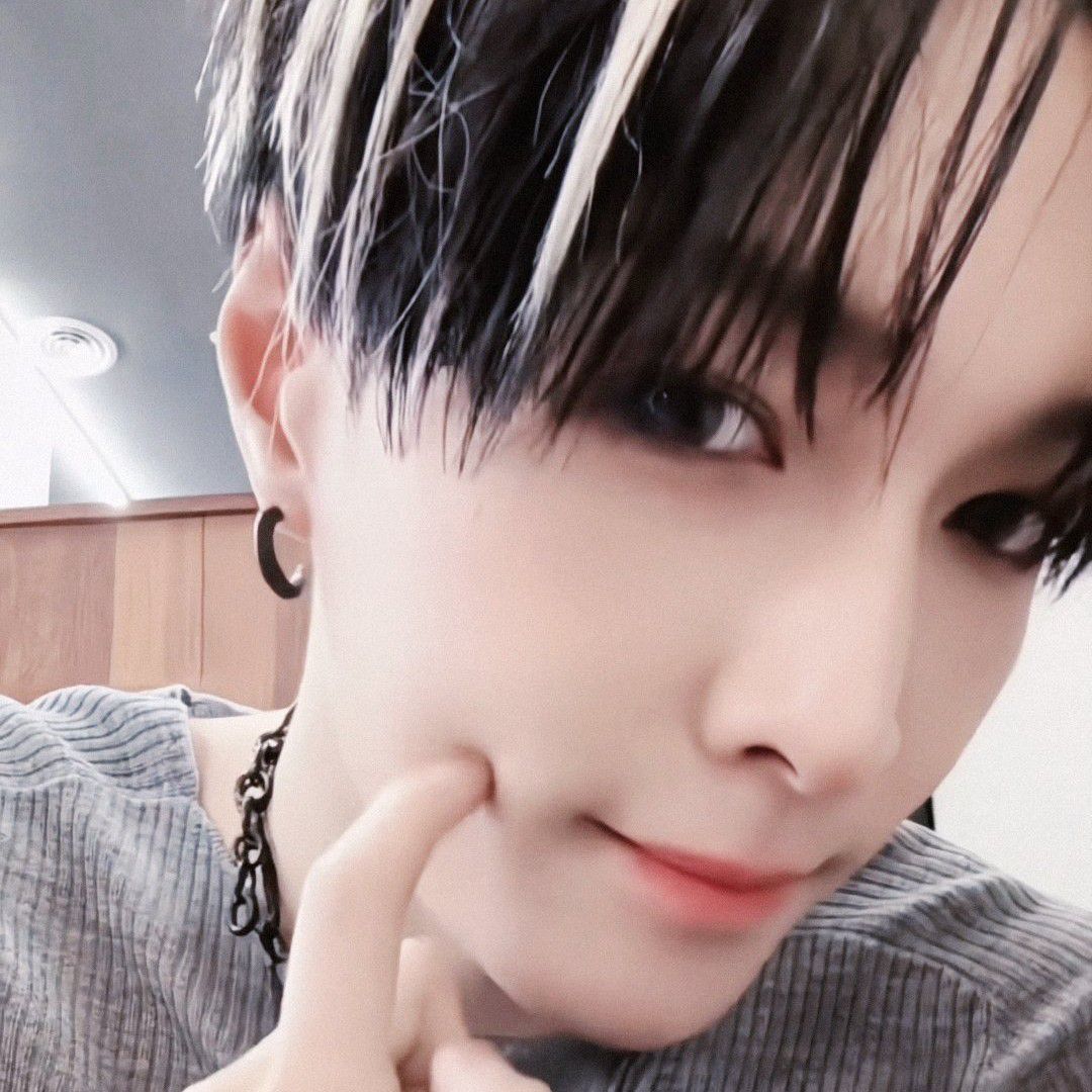 A moment captured by Lay (EXO)'s fan