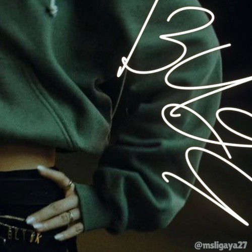 Momen yang diabadikan oleh penggemar Tzuyu (TWICE)