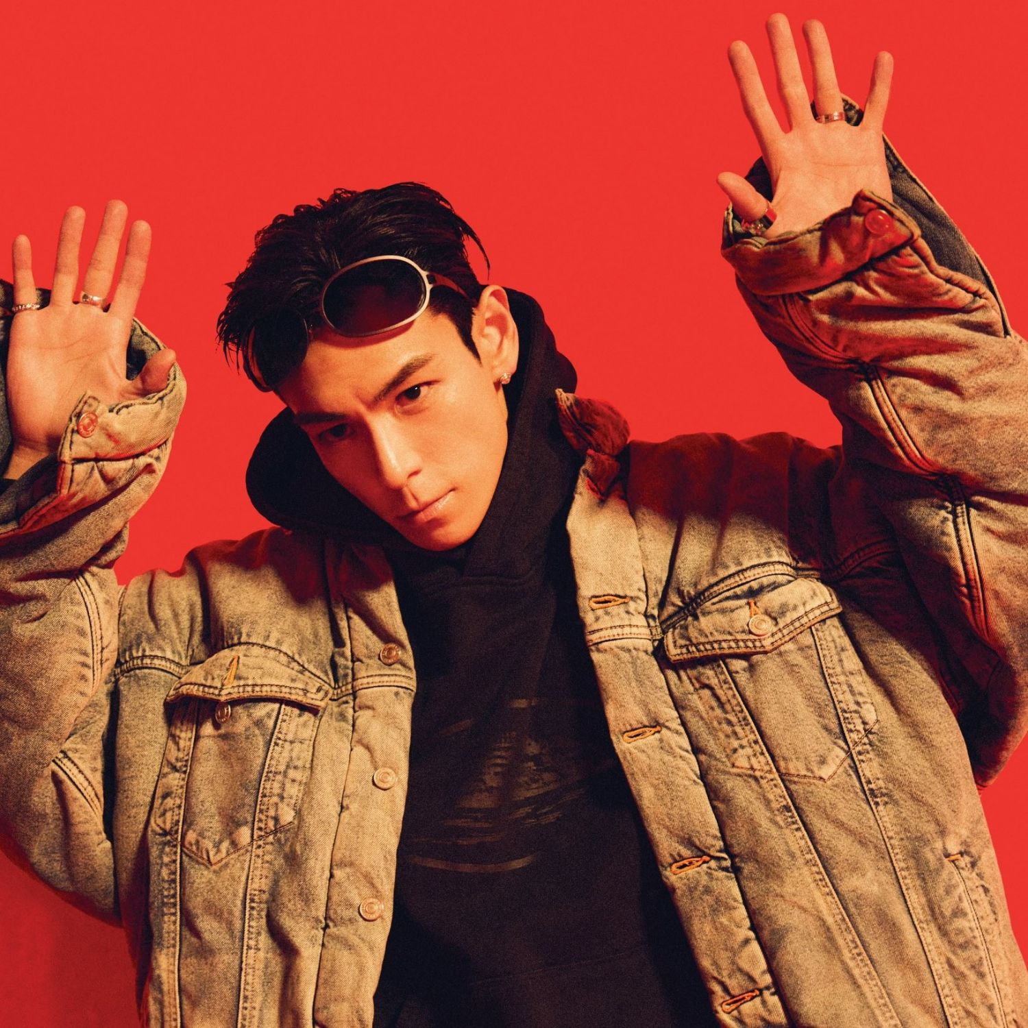 Behind-the-scenes cut of T.O.P