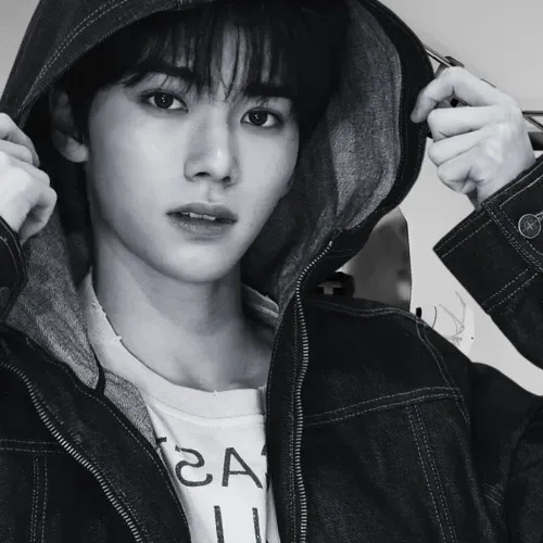 Recent activity shot of Jinbeom (WHIB)