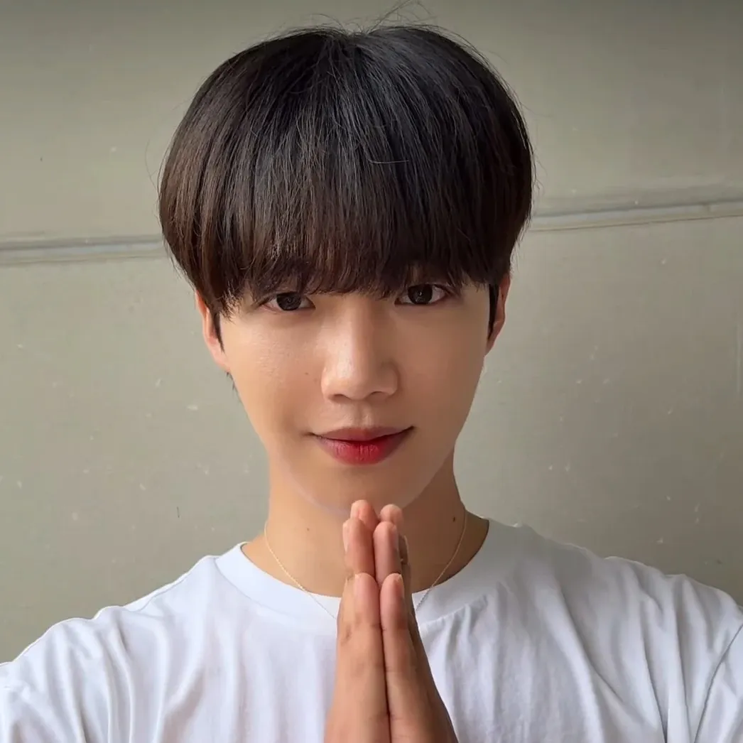Behind-the-scenes cut of Lim Youngmin