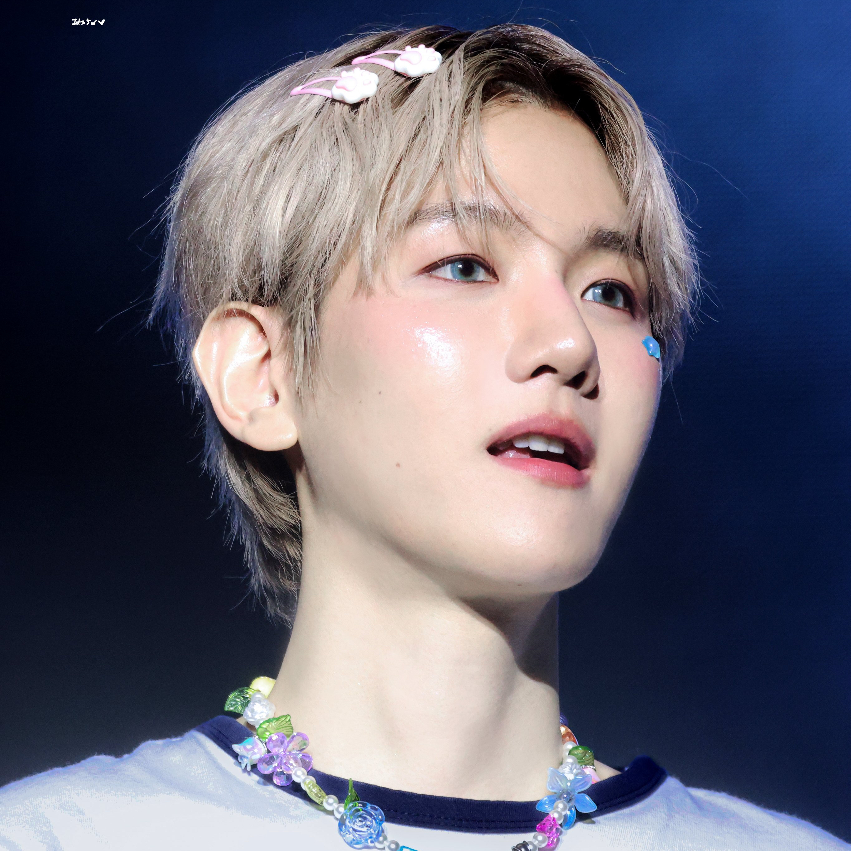 백현 (EXO) 최근 활동샷