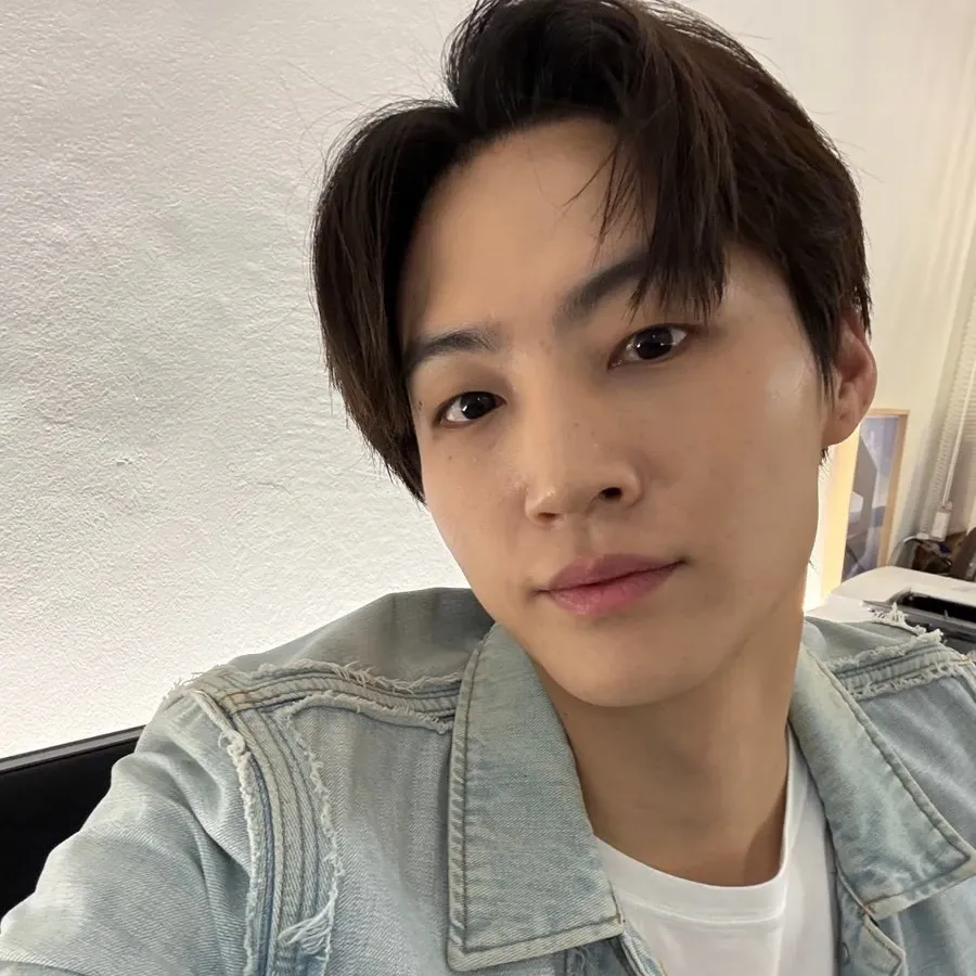 Latest photo of JAY B (GOT7)