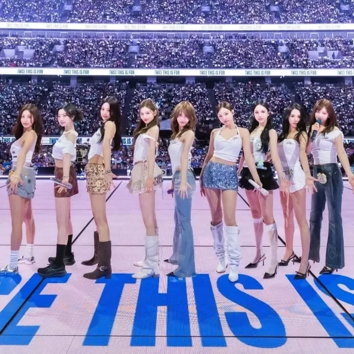TWICE의 비하인드 컷