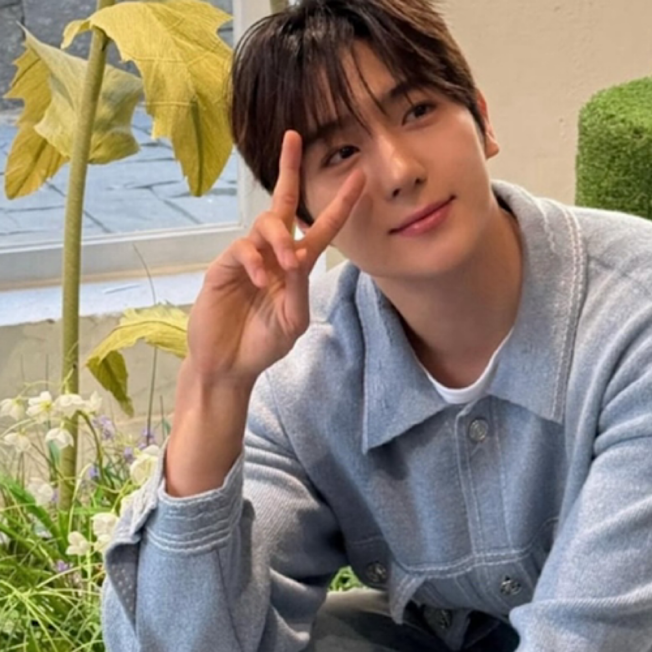 A moment captured by Hyunjae (THE BOYZ)'s fan