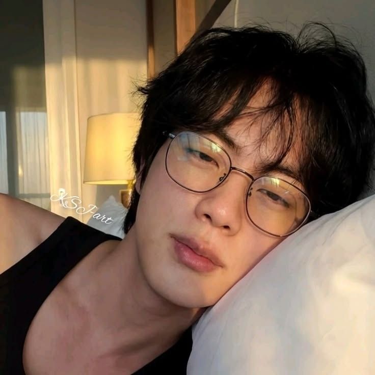 진 (방탄소년단) 최근 활동샷