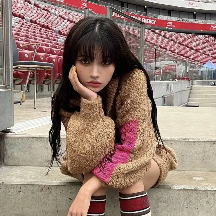 Behind-the-scenes cut of Soyeon (i-dle)