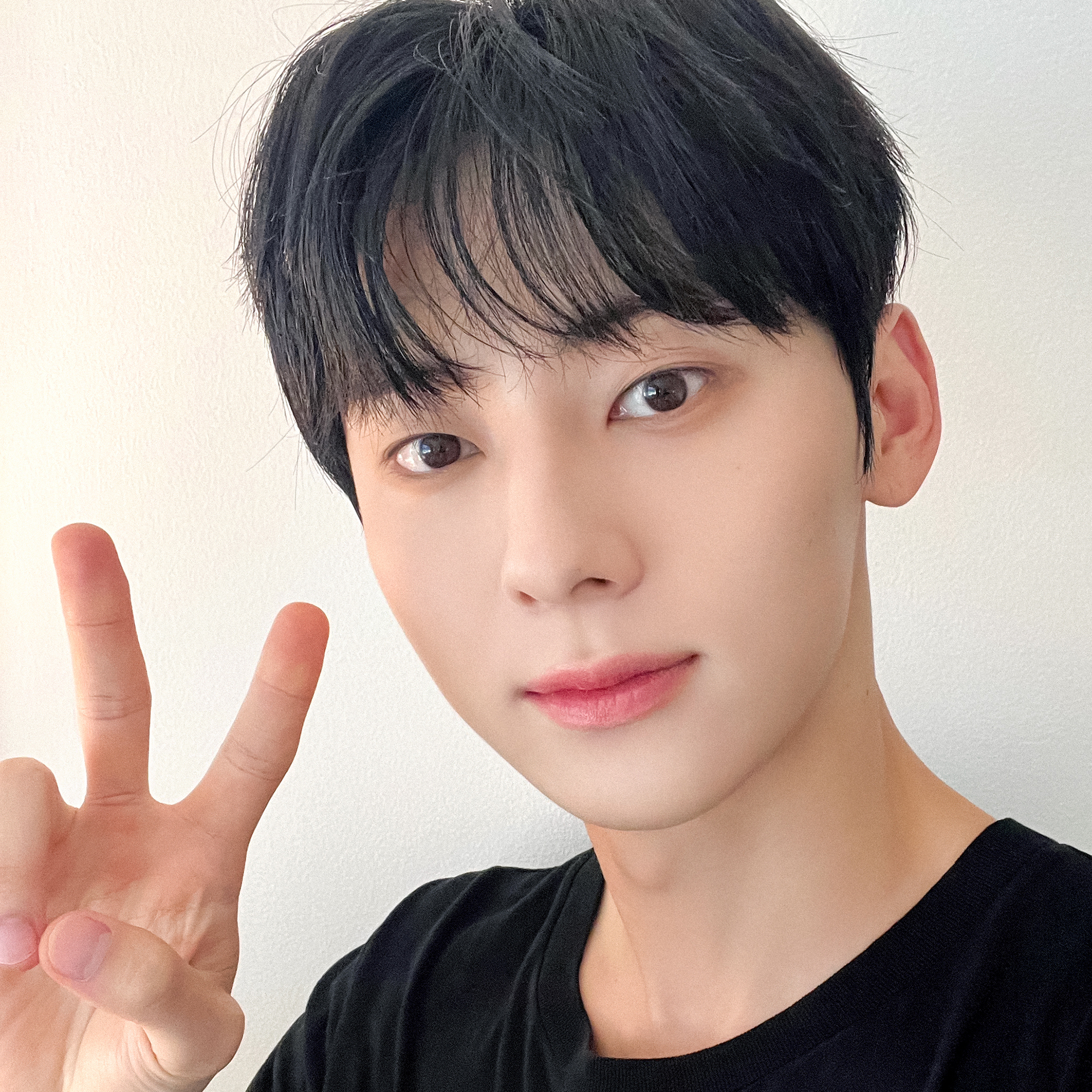 Recent activity shot of Hwang Minhyun