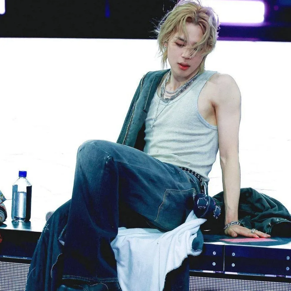 Foto aktivitas terbaru Jimin (BTS)