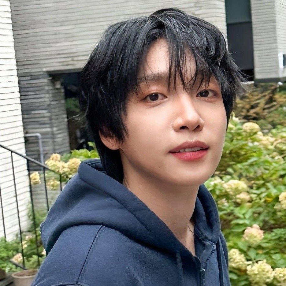 A moment captured by Jeong Sewoon's fan