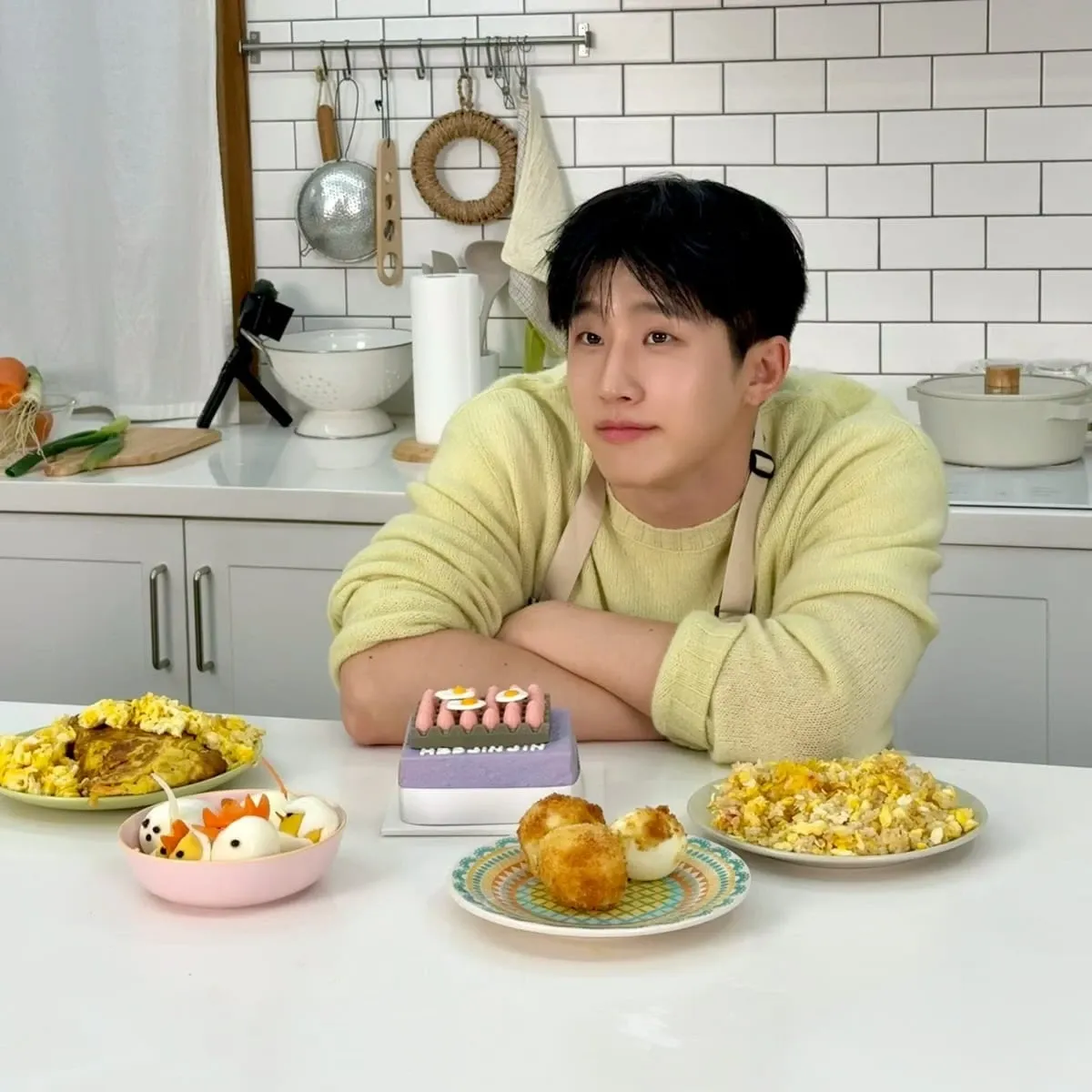 Latest photo of Jinjin (ASTRO)