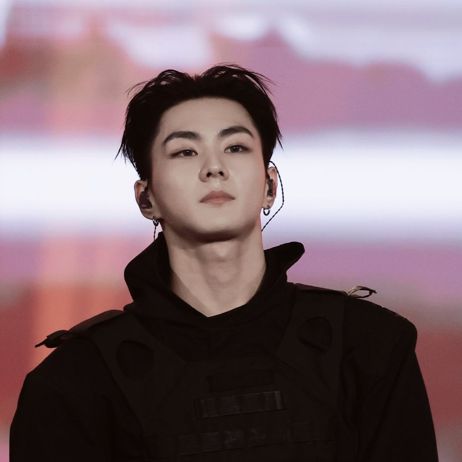 A moment captured by Jungwon (ENHYPEN)'s fan