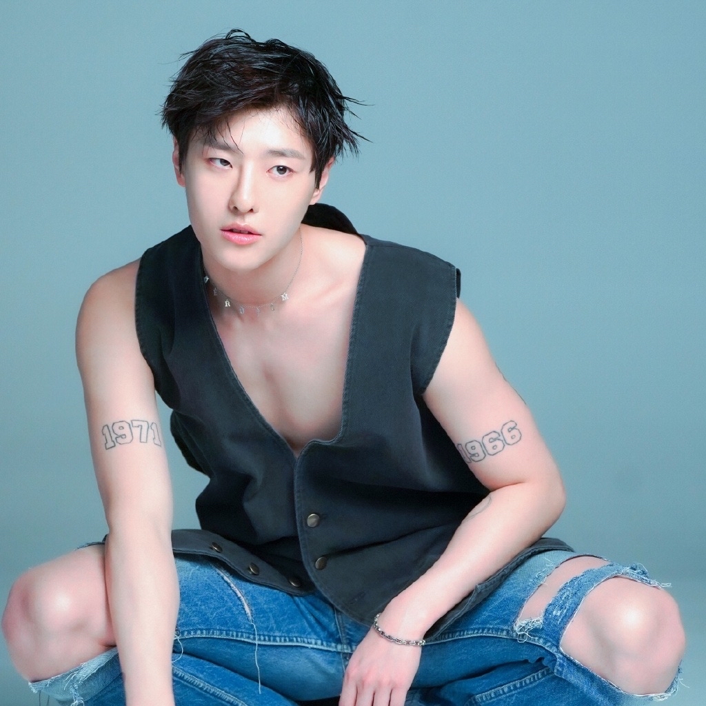 A moment captured by WOODZ's fan