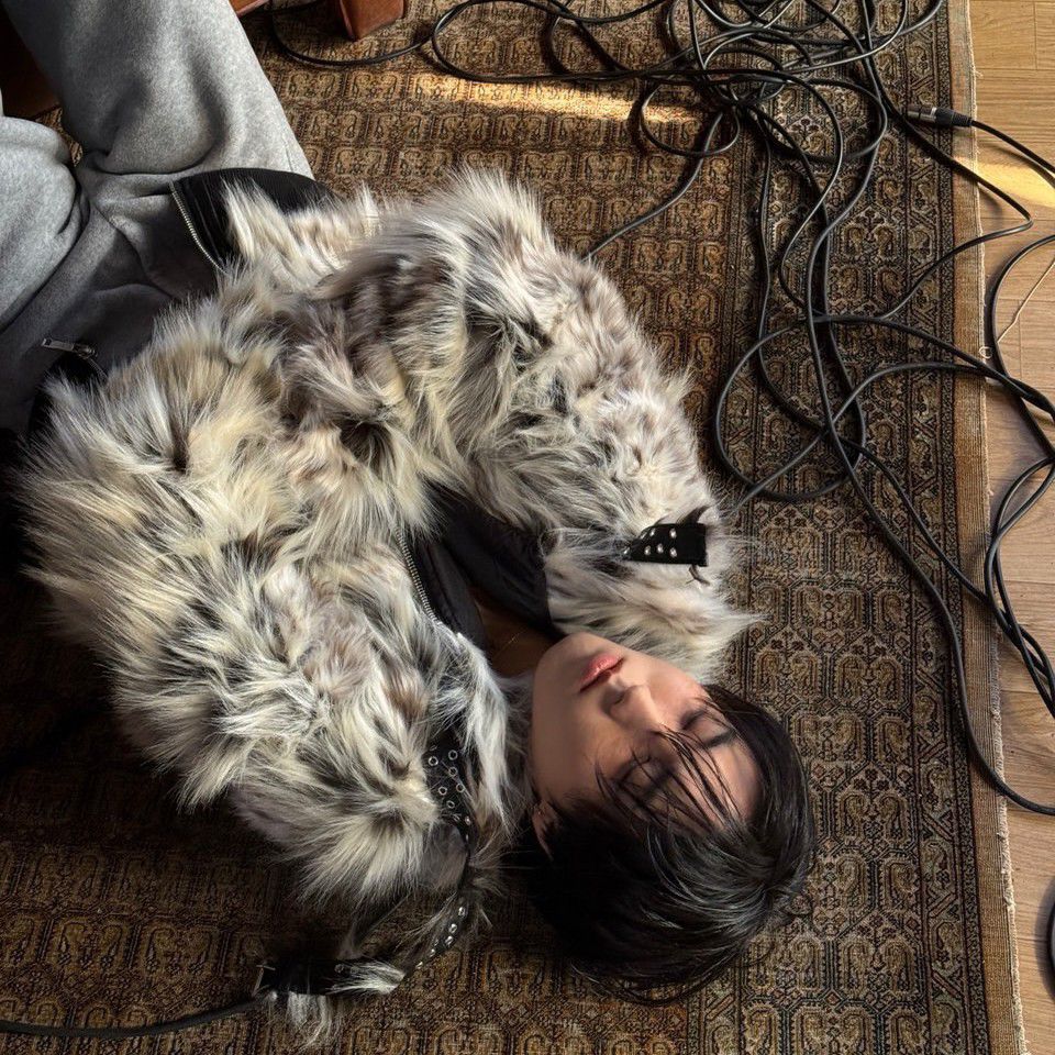 Behind-the-scenes cut of HAN (Stray Kids)