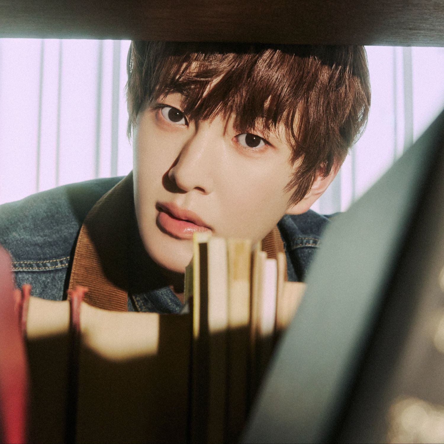 A moment captured by Onew (SHINee)'s fan