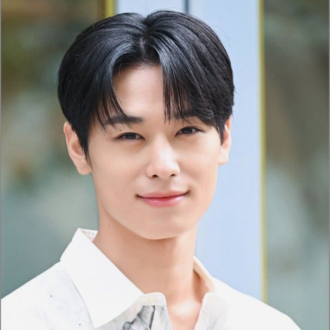 A moment captured by Juyeon (THE BOYZ)'s fan