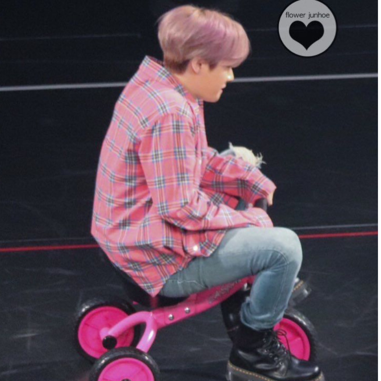 Recent activity shot of JAY (iKON)