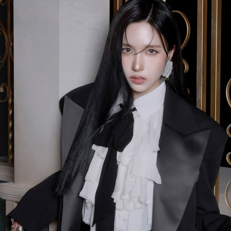 Latest photo of Mina (TWICE)