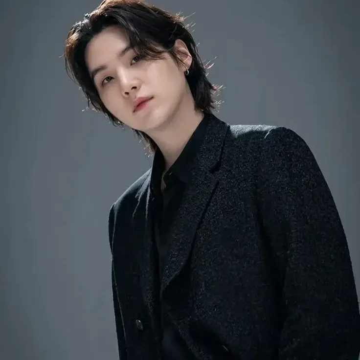Potret di balik layar SUGA (BTS)
