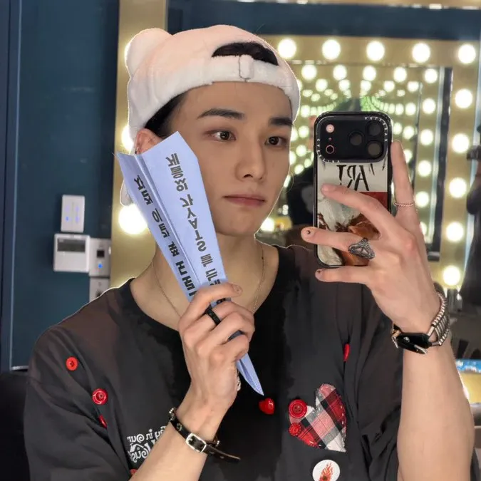 Behind-the-scenes cut of Hyunjin (Stray Kids)