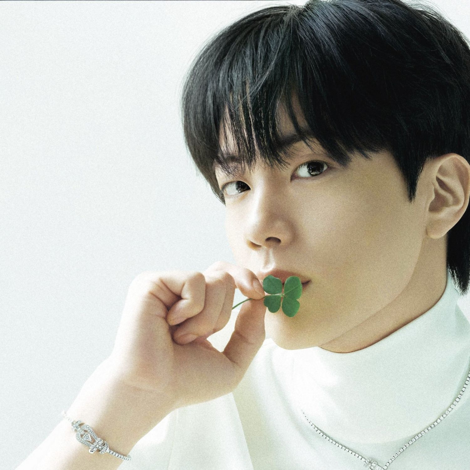 Foto aktivitas terbaru Jin (BTS)