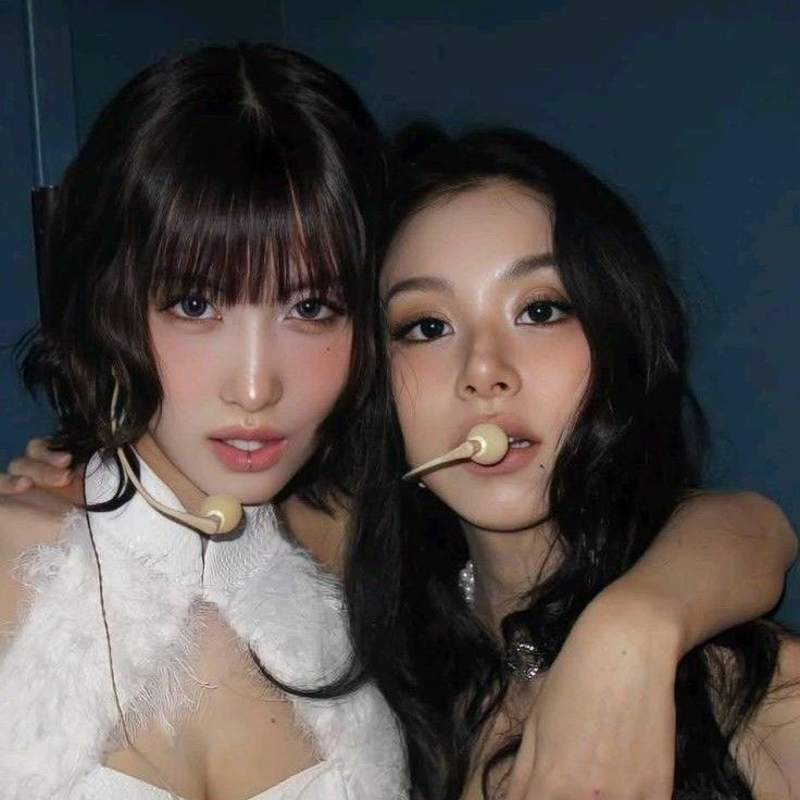 Foto aktivitas terbaru Momo (TWICE)